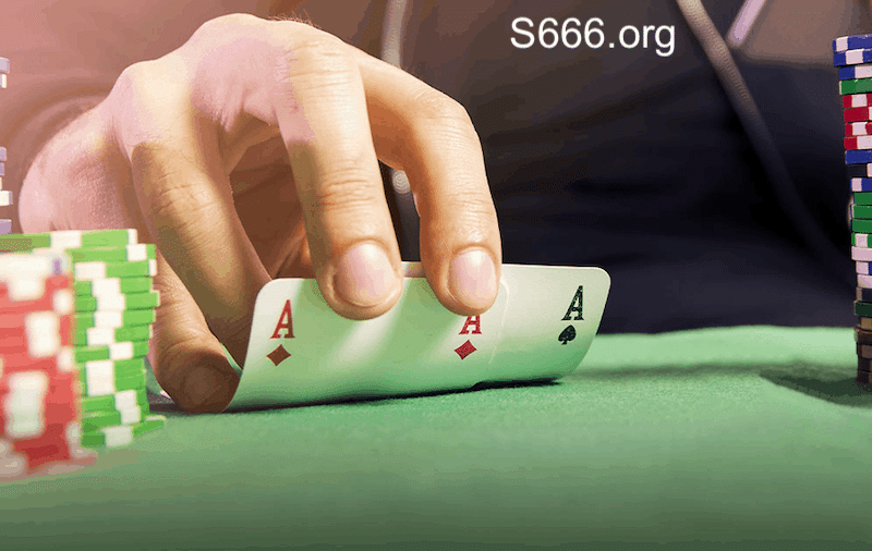 chơi đánh bài poker hay